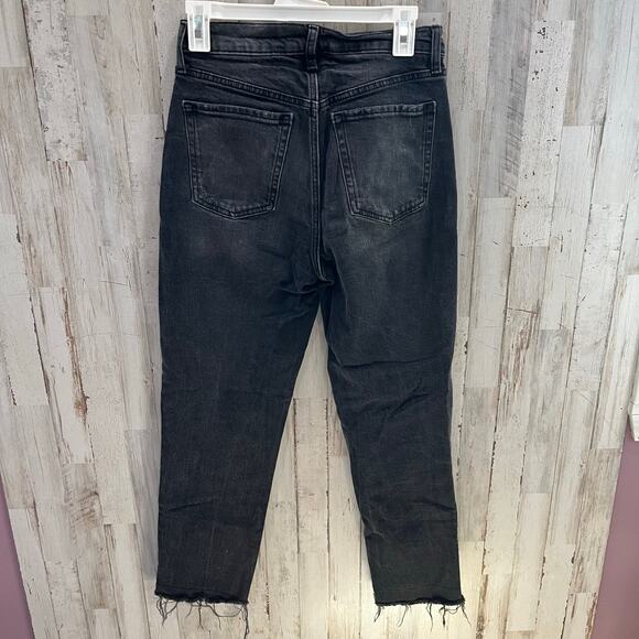 Old Navy Extra High-Waisted Sky-Hi Straight Raw-Hem Black Jeans for Women 4 - Picture 3 of 8